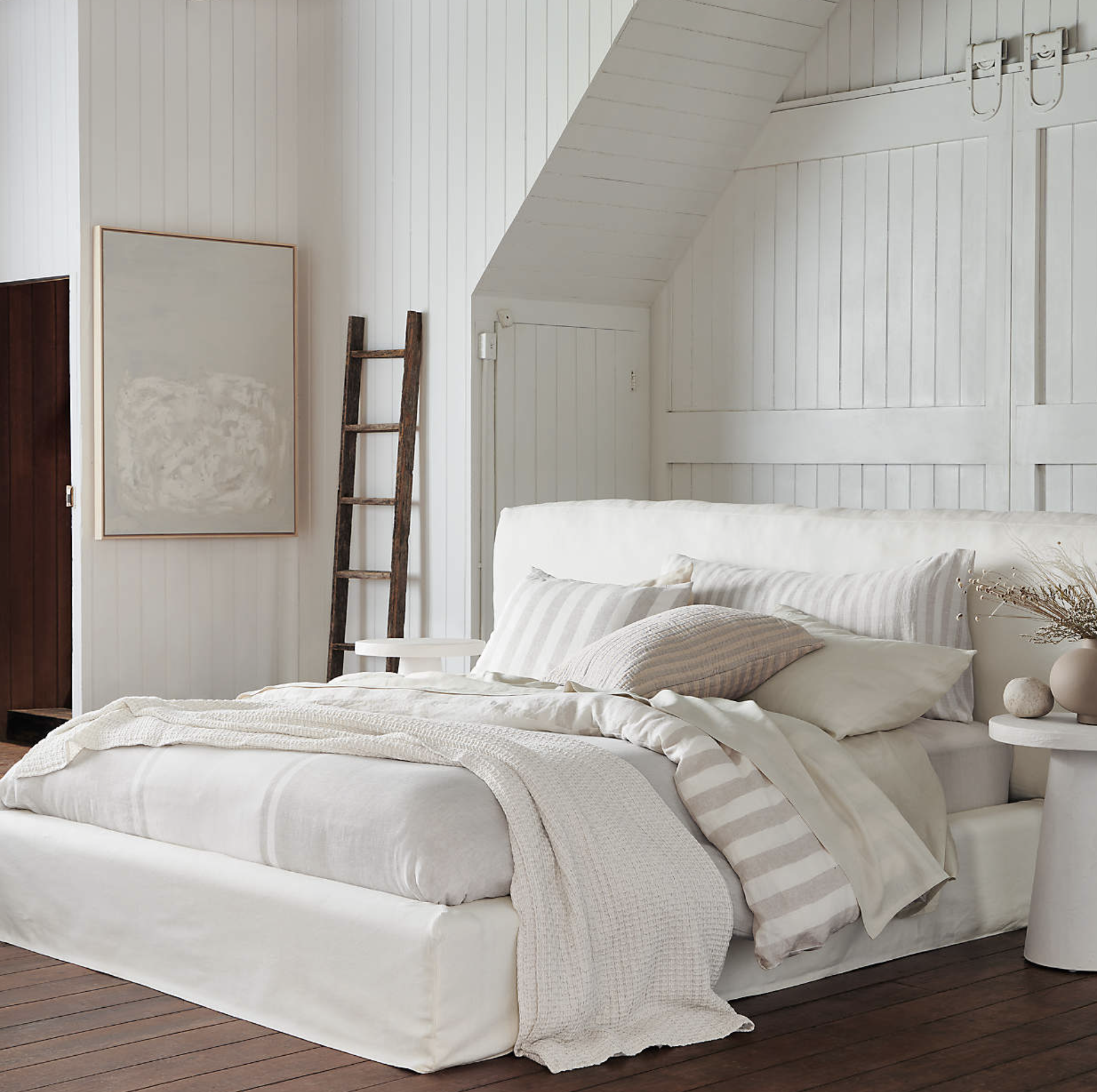 Leanne Ford's Minimalist Linen Aesthetic